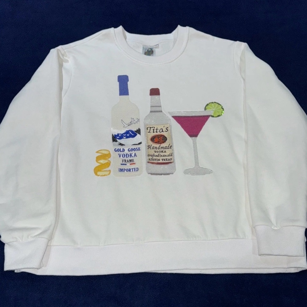 🍸Queen Of Sparkles M (Oversized) Vodka Sequined Sweatshirt EUC - Picture 4 of 6
